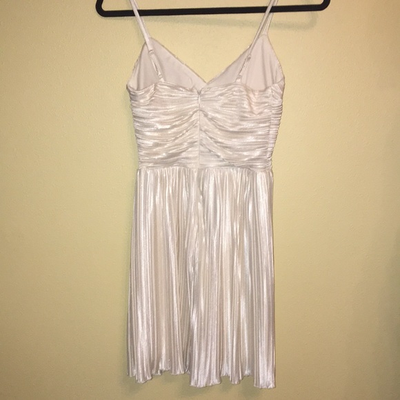 White dress with gold sparkles B. DARLIN size 3/4 - Picture 2 of 3